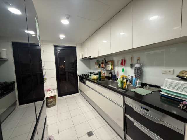 泰山買房賣屋金璽御品豪邸4房雙車位,新北市泰山區明志路三段