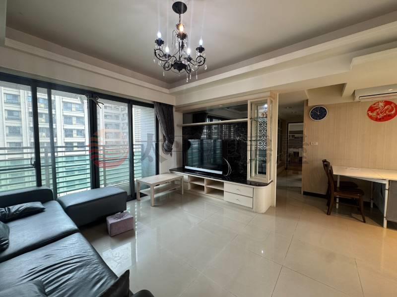 次頂樓洲子洋超大空間可碩4平車,新北市五股區新城一路