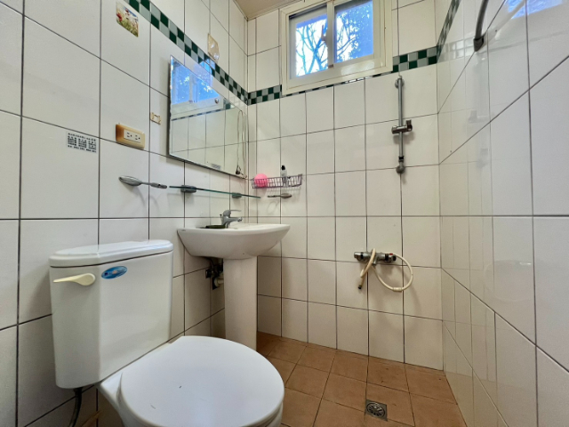 五股買房賣屋稀有麗源珍品邊間四房車,新北市五股區民義路一段