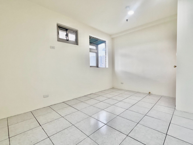 五股買房賣屋邊間無限棟距兩房,新北市五股區成泰路一段