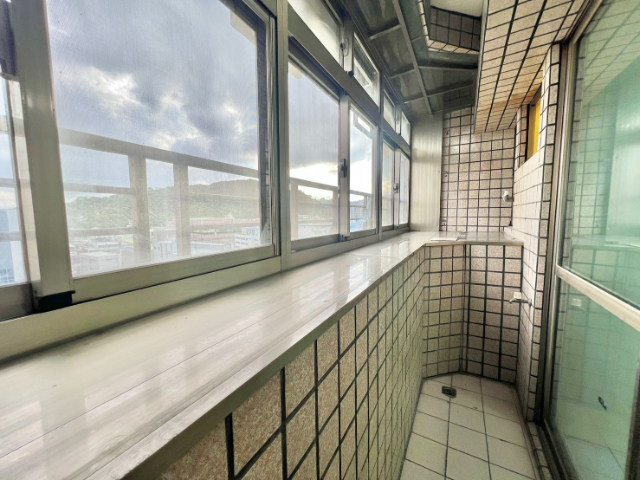 五股買房賣屋邊間無限棟距兩房,新北市五股區成泰路一段