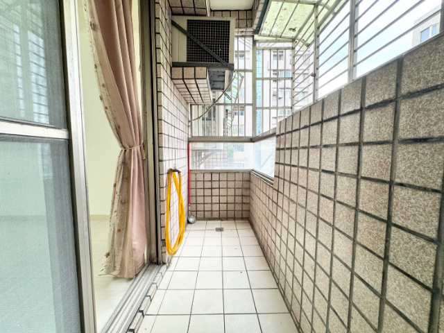 五股買房賣屋公園綠境方正大三房車,新北市五股區成泰路一段