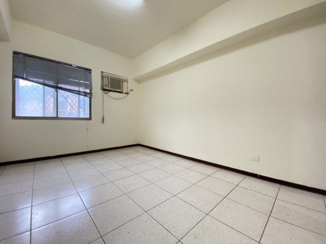 泰山買房賣屋低公設採光電梯三房,新北市泰山區泰林路二段