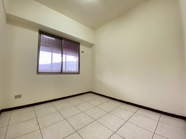 泰山買房賣屋低公設採光電梯三房,新北市泰山區泰林路二段