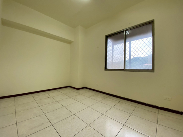 泰山買房賣屋低公設採光電梯三房,新北市泰山區泰林路二段