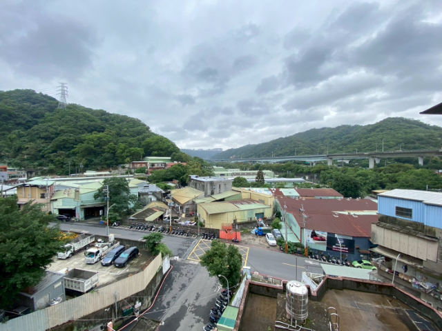 泰山買房賣屋低公設採光電梯三房,新北市泰山區泰林路二段