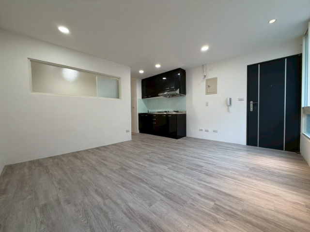 泰山買房賣屋低總價全新裝潢美3房,新北市泰山區明志路二段