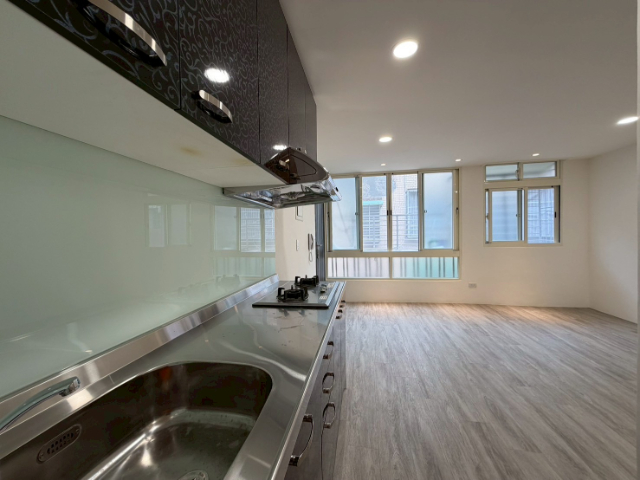 泰山買房賣屋低總價全新裝潢美3房,新北市泰山區明志路二段