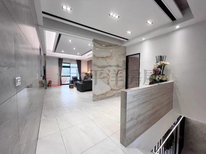 五股買房賣屋稀有挑高氣派美裝潢透天,新北市五股區中興路二段