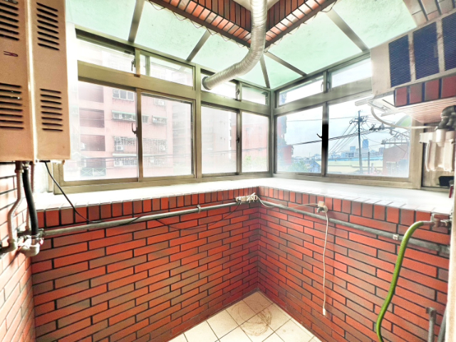 五股買房賣屋溫馨電梯2房首購宅,新北市五股區成泰路一段