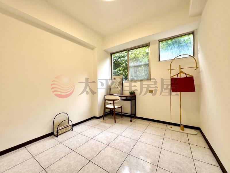 泰山買房賣屋13%低公設前後陽台三房,新北市泰山區泰林路二段