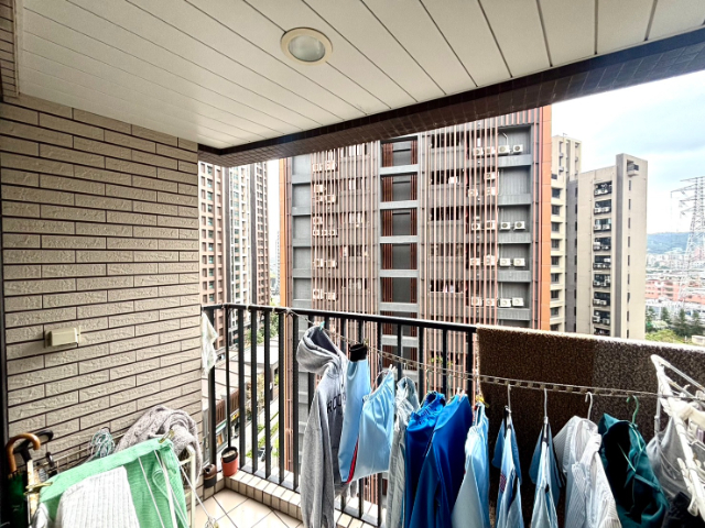 ☀五股買房賣屋前後陽台採光三房車,新北市五股區芳洲二路