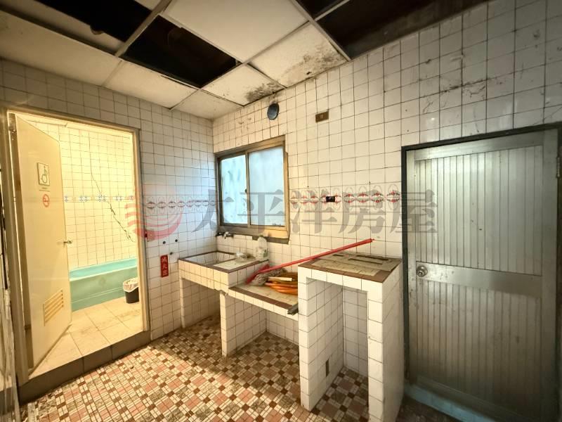 五股買房賣屋臨馬路來財金店面,新北市五股區成泰路一段