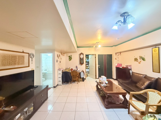 五股買房賣屋近蘆洲大空間電梯五房車,新北市五股區天乙路