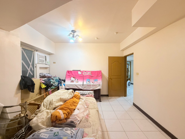 五股買房賣屋近蘆洲大空間電梯五房車,新北市五股區天乙路