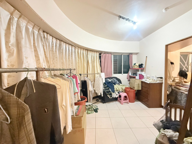 五股買房賣屋近蘆洲大空間電梯五房車,新北市五股區天乙路