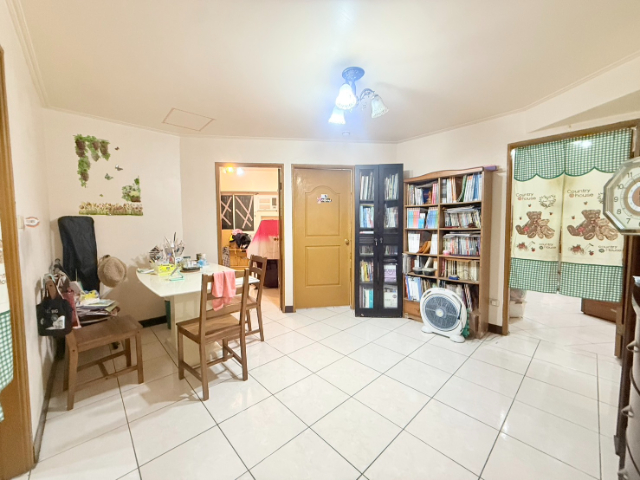 五股買房賣屋近蘆洲大空間電梯五房車,新北市五股區天乙路