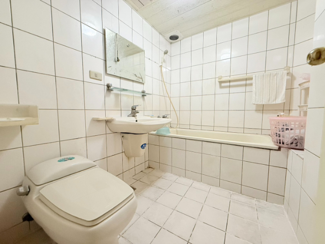 五股買房賣屋近蘆洲大空間電梯五房車,新北市五股區天乙路