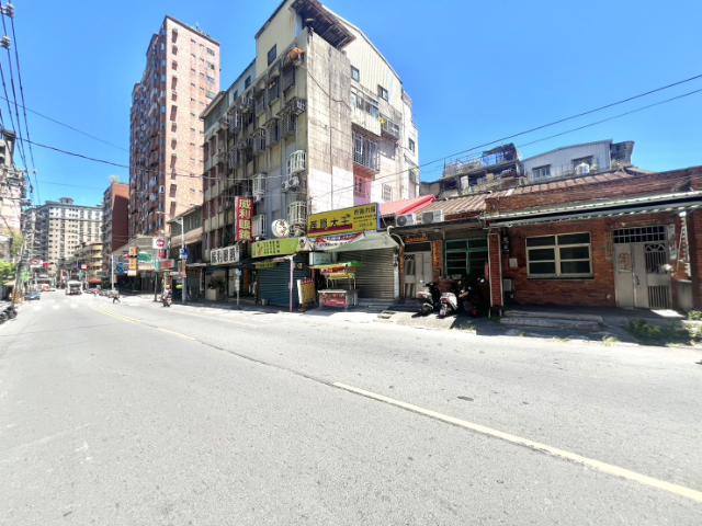 泰山買房賣屋正路邊人潮金雞母店面,新北市泰山區明志路二段