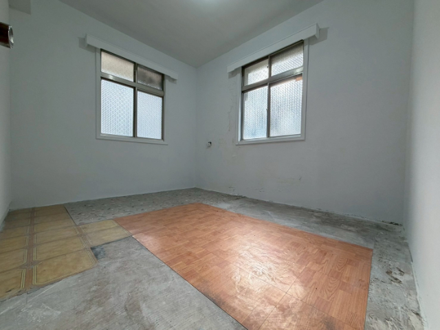 泰山買房賣屋18甲旁低樓層三面採光大三房,新北市泰山區辭修路