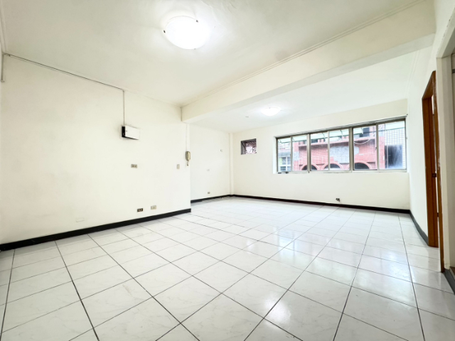 泰山買房賣屋輔大旁低樓層美寓,新北市泰山區明志路三段