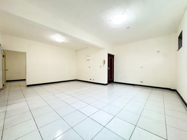 泰山買房賣屋輔大旁低樓層美寓,新北市泰山區明志路三段