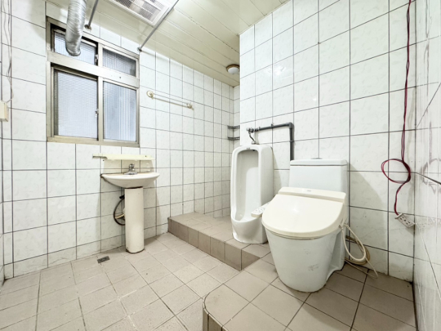 泰山買房賣屋輔大旁低樓層美寓,新北市泰山區明志路三段