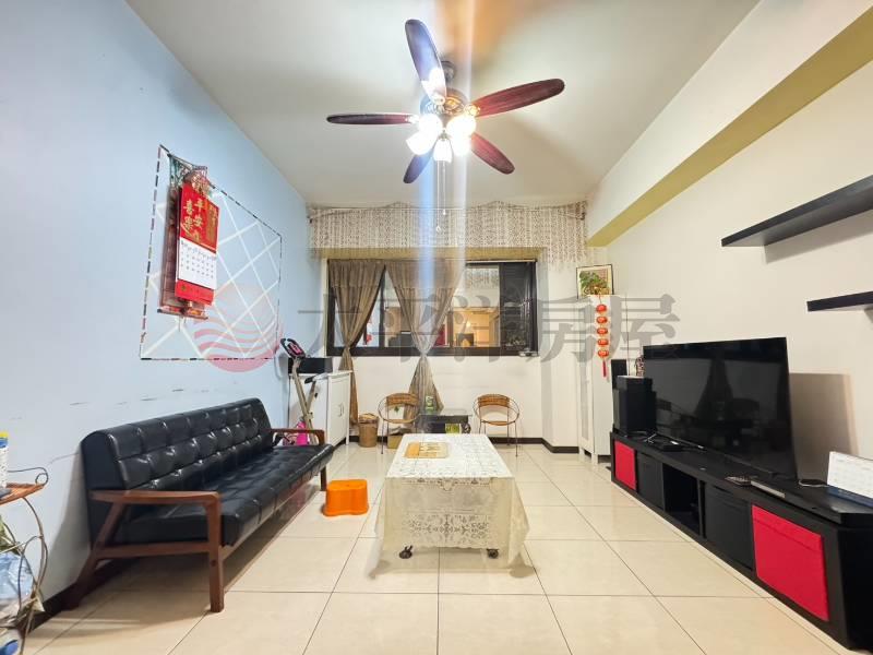 泰山買房賣屋次頂樓學區金典四房車,新北市泰山區明志路二段