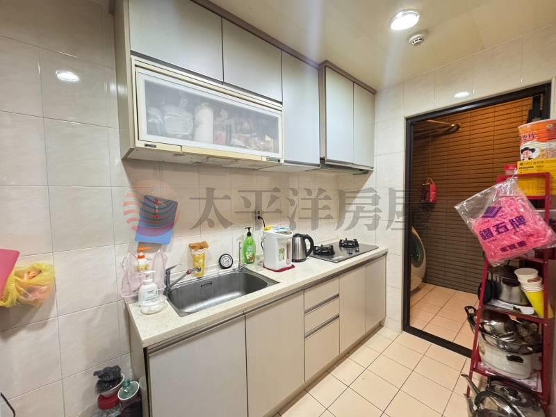 泰山買房賣屋次頂樓學區金典四房車,新北市泰山區明志路二段