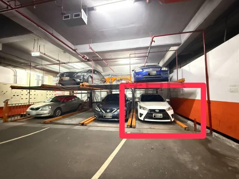 泰山買房賣屋次頂樓學區金典四房車,新北市泰山區明志路二段