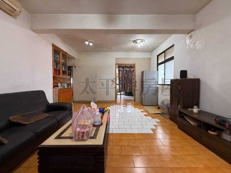 泰山買房賣屋明志國小旁方正三房,新北市泰山區明志路二段