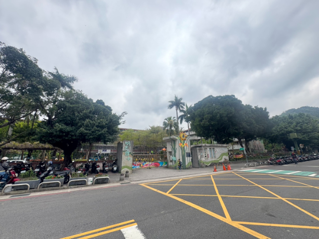 ⭐泰山買房賣屋明志國小旁方正三房,新北市泰山區明志路二段