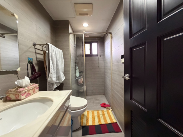 五股買房賣屋精緻美裝9年屋大2房,新北市五股區成泰路一段