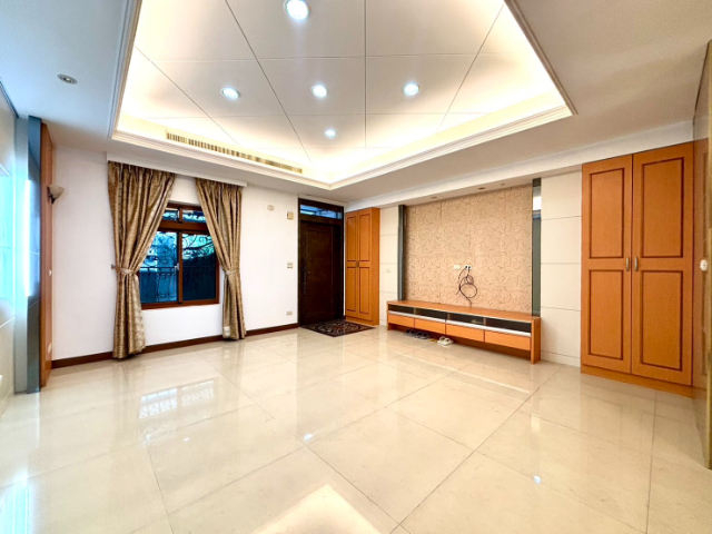 五股買房賣屋水碓百坪電梯御墅,新北市五股區水碓五路