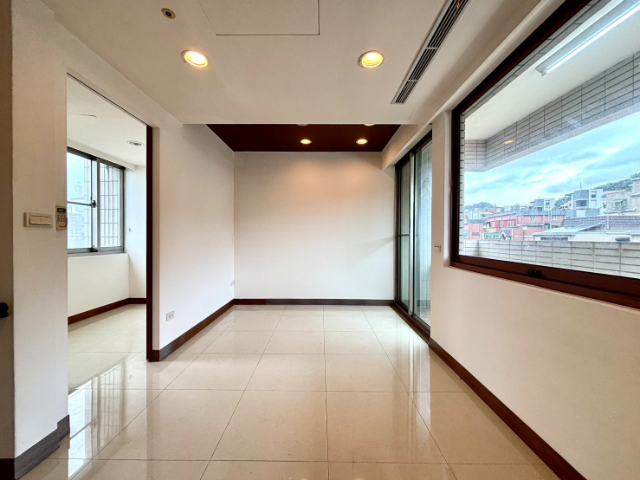 五股買房賣屋水碓百坪電梯御墅,新北市五股區水碓五路