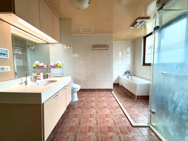 五股買房賣屋水碓百坪電梯御墅,新北市五股區水碓五路