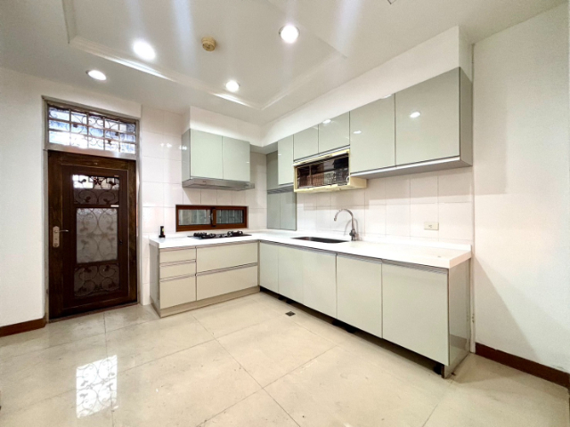 五股買房賣屋水碓百坪電梯御墅,新北市五股區水碓五路