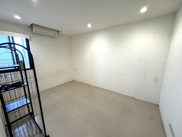 稀有市區貨梯透天廠房(工業用),新北市五股區成泰路二段