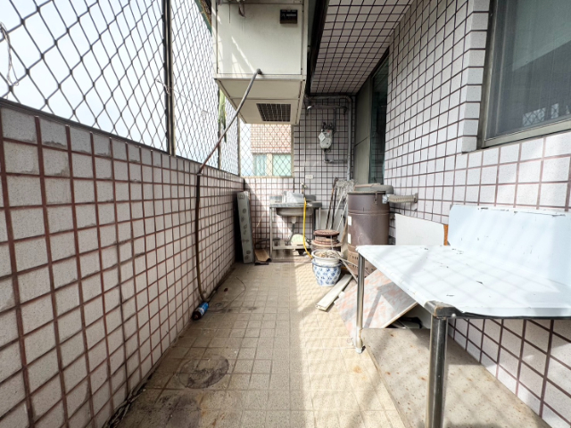 五股買房賣屋雙車位宮廷榮華大四房,新北市五股區成泰路一段