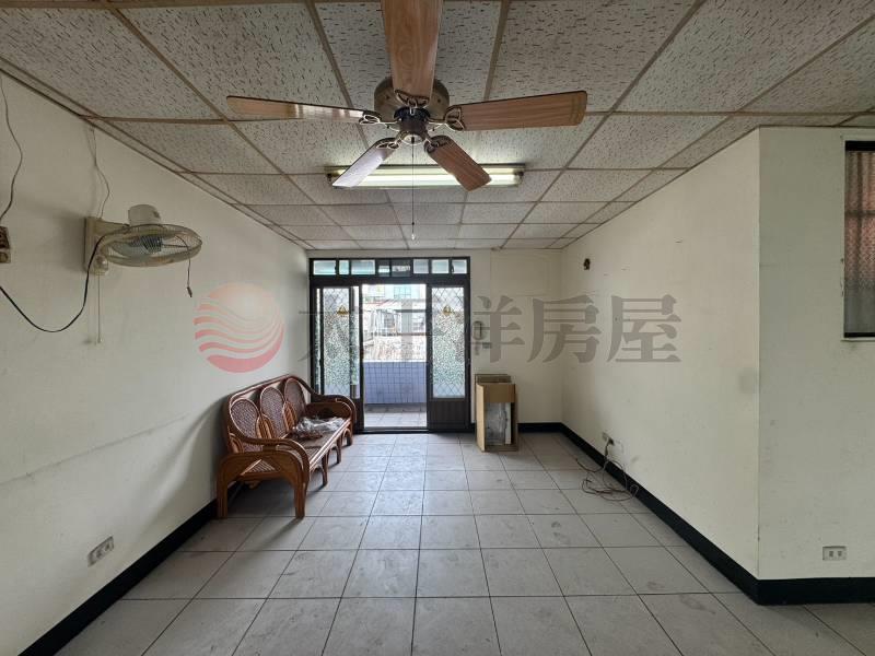 泰山買房賣屋中和環球旁邊間方正頂佳,新北市中和區民享街