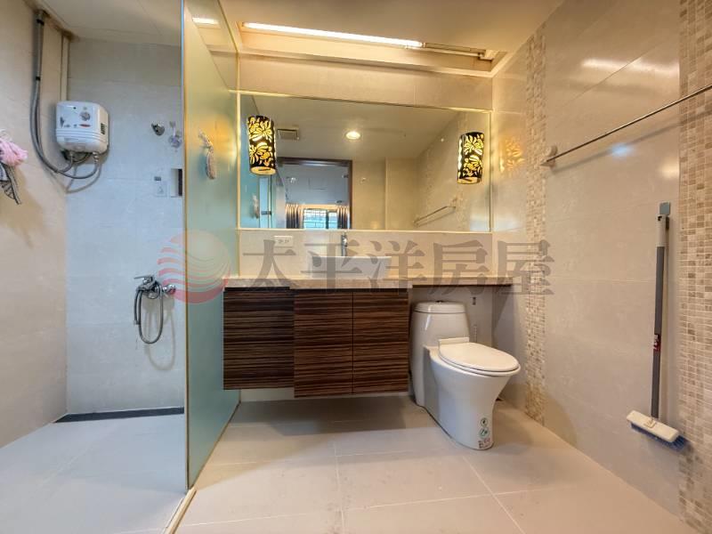 泰山買房賣屋辭修獨梯邊間精美三樓,新北市泰山區辭修路