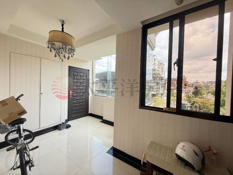 泰山買房賣屋辭修獨梯邊間精美二樓,新北市泰山區辭修路