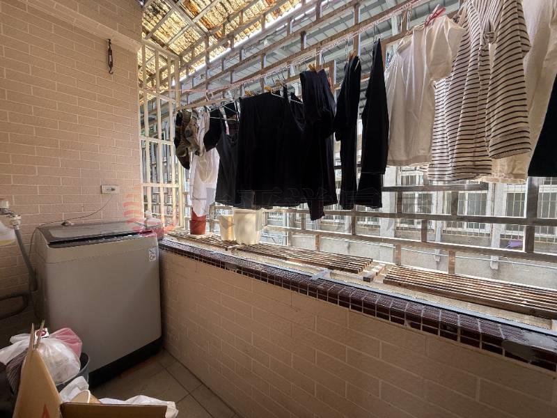 泰山買房賣屋辭修獨梯邊間精美二樓,新北市泰山區辭修路