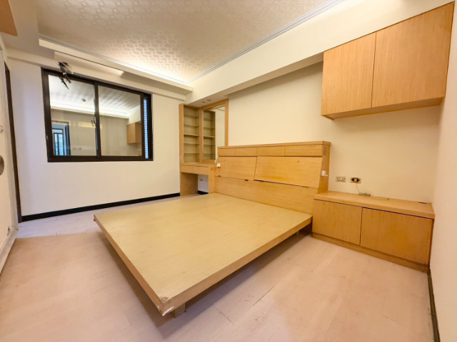 泰山買房賣屋未來塭仔圳邊間可碩四房車,新北市泰山區仁愛路