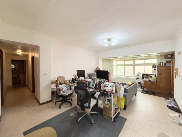 泰山買房賣屋15%低公設稀有電梯大四房,新北市泰山區泰林路二段