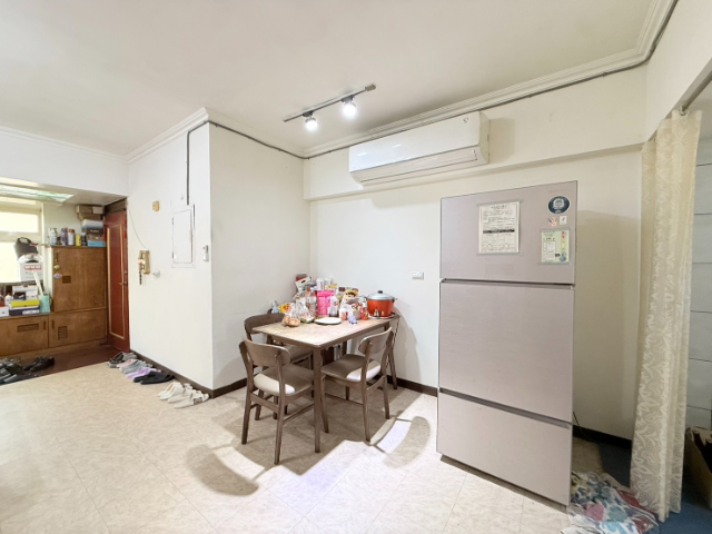 泰山買房賣屋15%低公設稀有電梯大四房,新北市泰山區泰林路二段