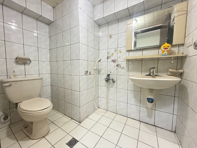 五股買房賣屋星洲挑高溫馨四房車,新北市五股區成泰路一段