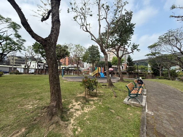 ☀泰山買房A6機捷旁大公寓1F(工業用),新北市泰山區壽山路