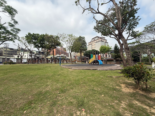 ☀泰山買房A6機捷旁大公寓1F(工業用),新北市泰山區壽山路