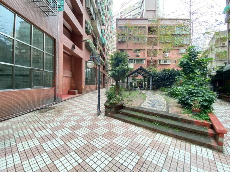 ☀五股買房賣屋稀有電梯高報酬提款機,新北市五股區成泰路一段